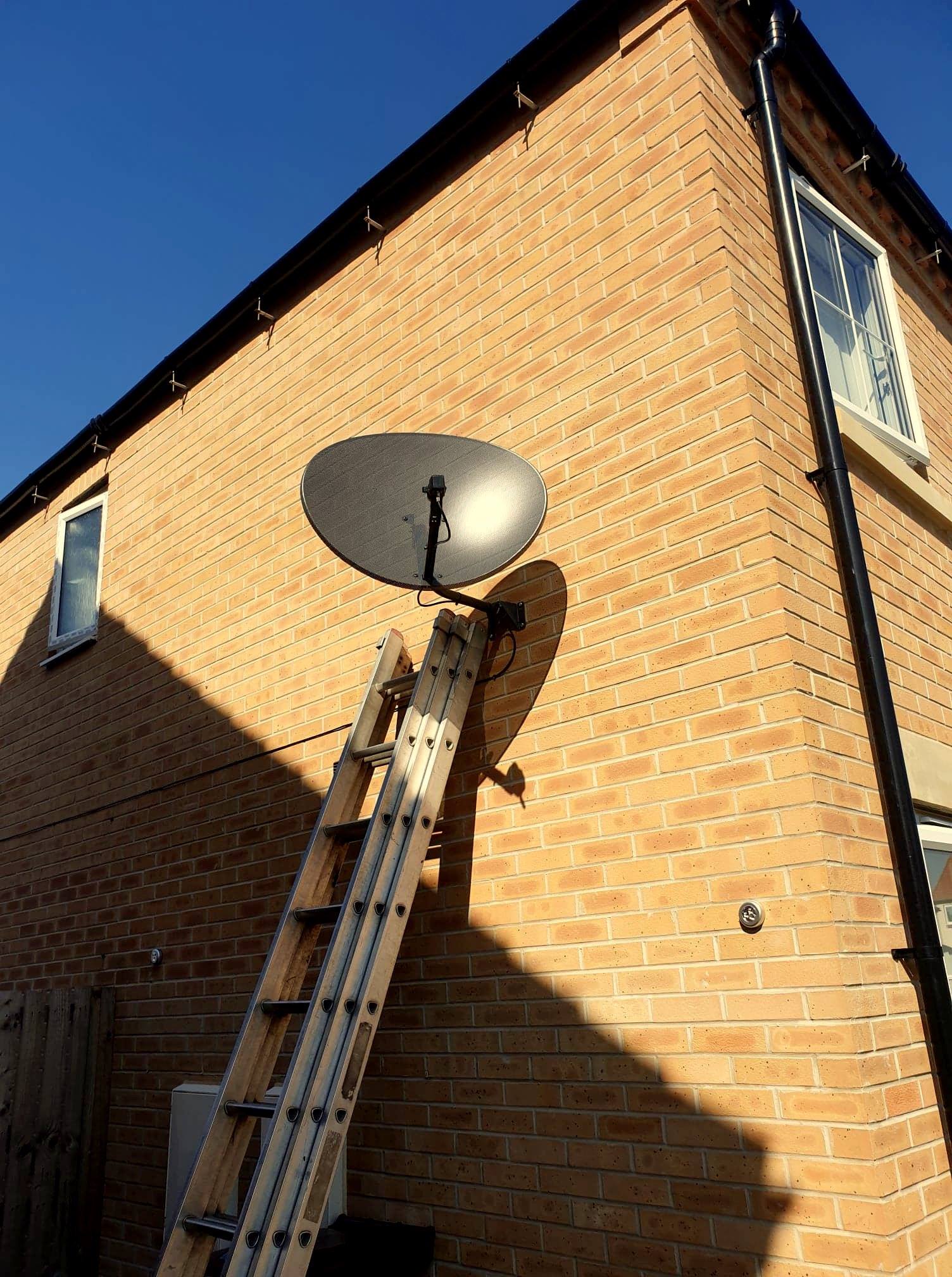 TV SAT SERVICETV SAT Service- professional installation of satellite dishes tv aerials CCTV cameras